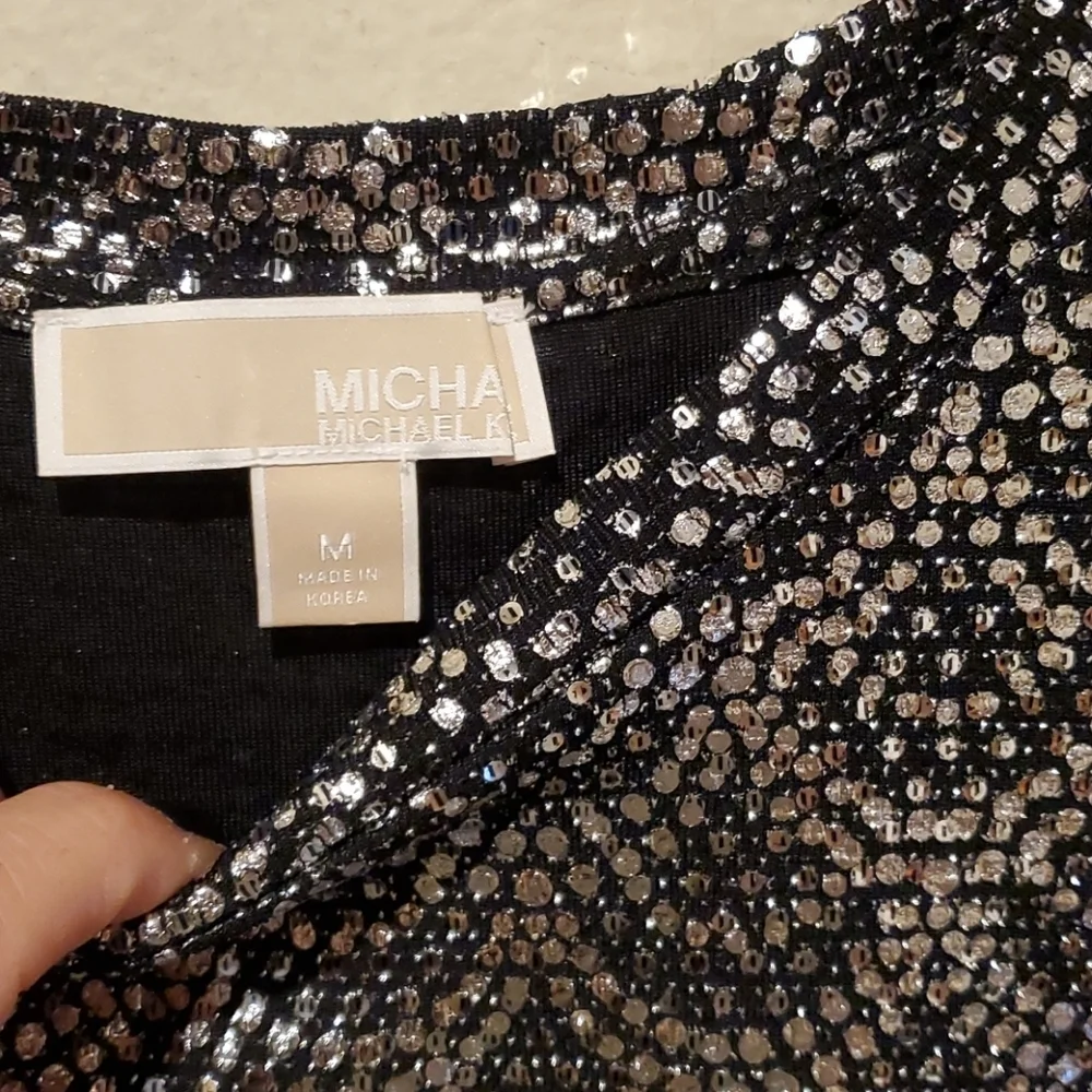 ❤ MICHAEL MICHAEL KORS LONG SLEEEVED COLD SHOULDER SHINY FISHSCALE PATTERN TOP